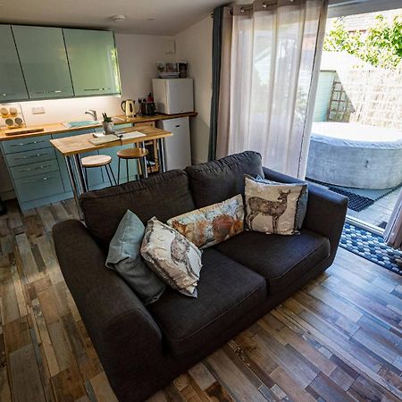 Hideaway Cabin For Two On Edge Of New Forest Hinton  Exteriér fotografie